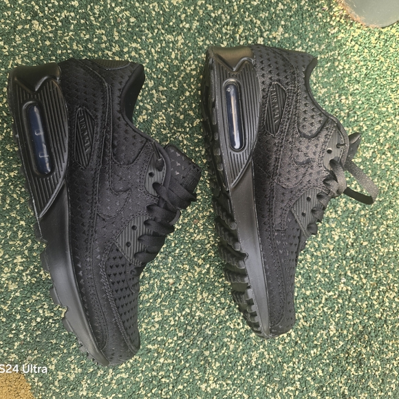 Nike Airmax 90 Black Valentine's Day Edition - Picture 4 of 7